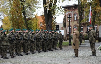 Zdjęcie do POWIATOWE OBCHODY 103. ROCZNICY ODZYSKANIA NIEPODLEGŁOŚCI